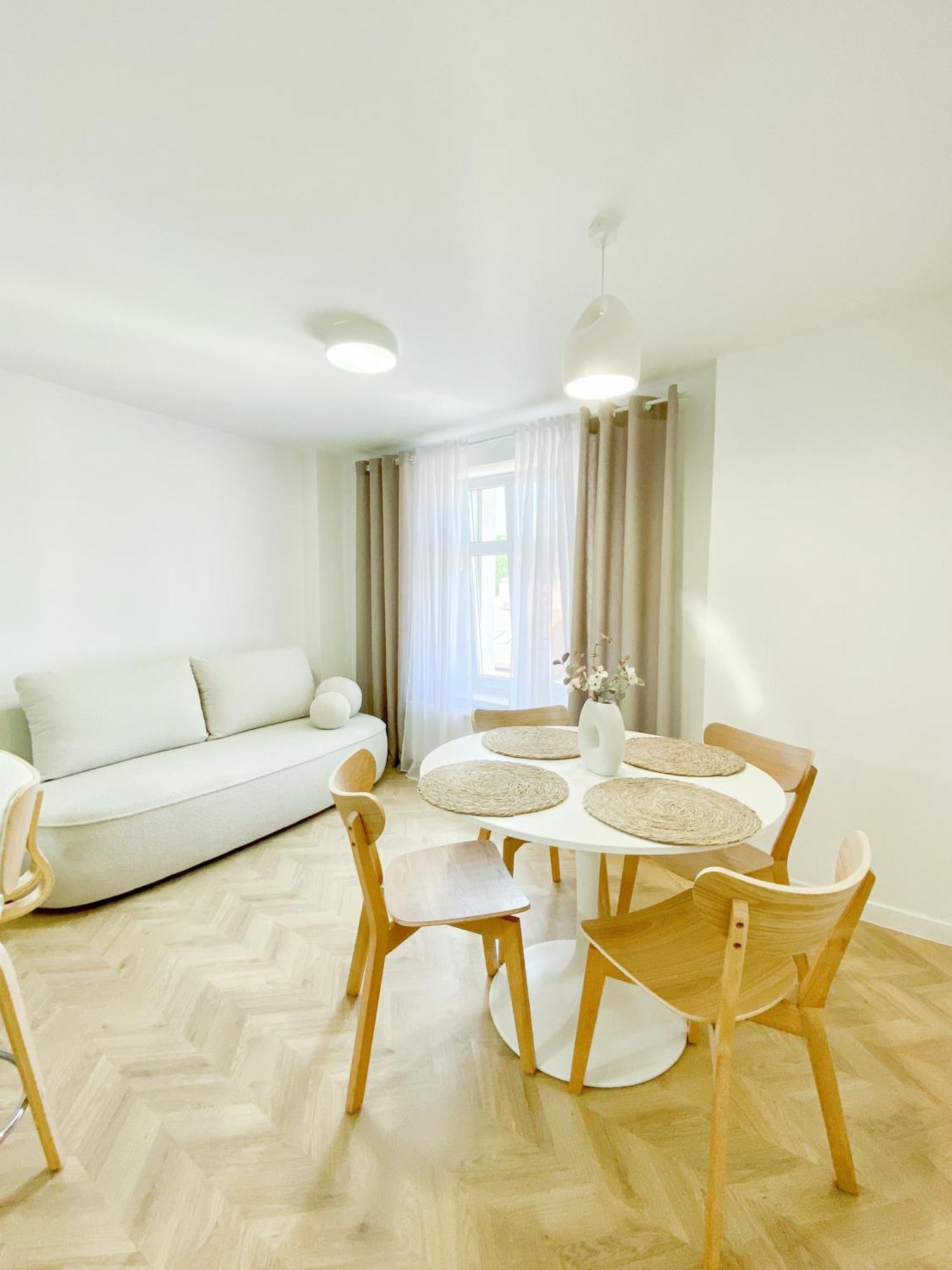 Apartament Bialy Jelenia Góra Exteriör bild